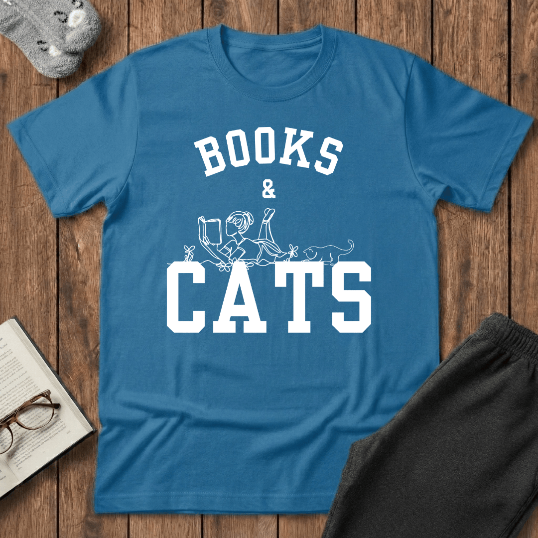 Books & Cats Lover T-shirt